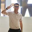 Bom dia com CR7? Mulher viraliza ao mostrar despertador do marido; veja