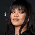 Rihanna visita cidade natal em Barbados em aparição rara com os filhos