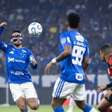 Titular do Cruzeiro usa máscara diante do Flamengo, mas estratégia dura pouco tempo