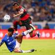 Bruno Henrique, do Flamengo, revela inchaço após sofrer entrada dura