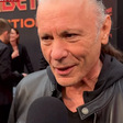Bruce Dickinson se diverte com entrevistas antigas do Iron Maiden: "juventude inexperiente"