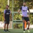 Atlético teme ficar sem zagueiros no banco contra o Grêmio
