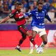Ex-árbitros se dividem em jogada polêmica de Cruzeiro x Flamengo; veja