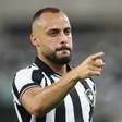 Arthur Cabral luta contra mais um jejum no Botafogo