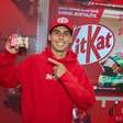 KitKat e Gabriel Bortoleto lançam edição limitada para apoiar formação de jovens mecânicos
