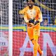 Hugo Souza desabafa após sofrer racismo na Argentina: "É o jogo todo"