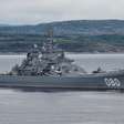 Durante a Guerra Fria, a Rússia construiu o maior navio de guerra do mundo; após quase 30 anos no estaleiro, ele está pronto para integrar as forças armadas do país
