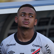 Jogador do Athletico-PR é condenado por estupro; atleta poderá recorrer em liberdade