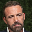 'Meu pai não ficou sóbrio até os meus 19 anos': hoje aos 54 anos, Ben Affleck enfrentou duro ciclo familiar do álcool; psicóloga explica: 'A consciência não muda o passado, mas muda a forma como construímos o futuro'