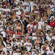 Torcida do São Paulo protesta após empate contra o Coritiba