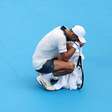 Djokovic passa mal em quadra e é eliminado em estreia de torneio nos EUA
