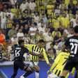 Lyon e Fenerbahçe empatam na ida da última fase eliminatória da Champions