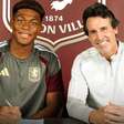 Aston Villa contrata goleiro destaque do Japão na Copa do Mundo