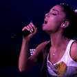 Ariana Grande obtém permissão judicial para identificar hackers que vazaram músicas inéditas