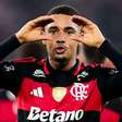 Samuel Lino decide, Flamengo vence Cruzeiro e avança na Libertadores