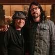 Gente como a gente: Dave Grohl se emociona por abrir show do AC/DC