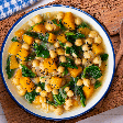 Do grão-de-bico à lentilha: 3 sopas ricas em proteína vegetal para um jantar leve