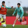 Abel visita sede da Conmebol, e Palmeiras treina no Paraguai
