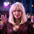 Baixista do Faith No More diz que demitiu Courtney Love enquanto ela fazia striptease
