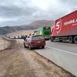 Deslizamento de terra no Peru soterra caminhões, destrói parte de rodovia e bloqueia acesso a três cidades