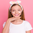 Criança pode fazer skincare? Entenda os riscos dos cosméticos para a pele infantil