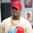 Entregadora processa Ne-Yo após ser mordida pelo cachorro do cantor durante entrega