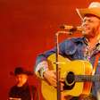 Charley Crockett ainda está bravo a respeito do Twin Temple, diz que 'perdeu o respeito' por Jack White