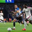 Real Madrid joga mal, mas vence com gol no fim em estreia de Mourinho