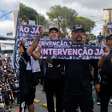 Torcida do Corinthians pede intervenção judicial durante protesto no Parque São Jorge