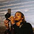 Ajude Cauã Torelli a Retomar Sua Paixão pela Fotografia