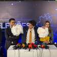 Renan Santos leva fralda com nomes de Lula e Flávio e critica ausência de dupla em debate da Band: "Dois fracassados"