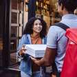 Seu pedido de delivery pode gerar até 200 g de resíduos; veja como reduzir o impacto