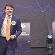 Por que Renan Santos liderou as atenções nas redes sociais durante o debate presidencial, segundo pesquisas