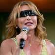 Grave? Rita Guedes surge novamente com óculos escuros no 'Domingão': 'Não desisti...'