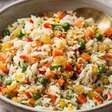 Arroz à grega: fácil para o dia a dia, nem precisa de festa