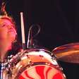 Daily Mail procura a baterista Meg White e fotografa a mulher errada em Detroit