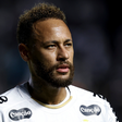 Do 'eu te amo' à revolta: Neymar é cercado por crianças, enquanto irmã do jogador vira alvo de ataques de torcida rival em estádio. Veja!