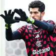Agustín Rossi barrado no Flamengo? Números reacendem disputa pelo gol