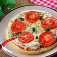 Pizza de frigideira fácil, rápida e sem sujeira na cozinha, para você rechear como desejar e ter um lanche delicioso