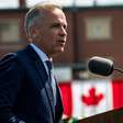 Canadá reage a Trump e anuncia tarifas de até 50% contra produtos dos EUA