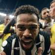 Renan Lodi é decisivo no Atlético-MG x Cruzeiro e números mostram atuação completa