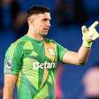 Dibu Martínez pode trocar o Aston Villa pelo Chelsea