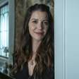 Quem Ama Cuida: Adriana investiga "podres" de Diná para se vingar