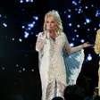 Miley Cyrus homenageia a madrinha Dolly Parton: 'Tenho um anjo ao meu lado. Sempre tive'
