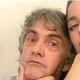 Cantora milionária e namorada de jogador argentino rompe com o pai após ter transação de cartão negada