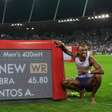 Alison dos Santos, Torcedor do São Paulo, quebra recorde mundial