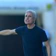 Gre-Nal pode selar destino de Luís Castro no Grêmio; entenda
