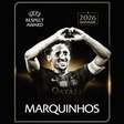 Marquinhos recebe prêmio da Uefa por abraço em Gabriel Magalhães