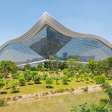 Com 1,76 milhão de m² de área construída, este megaprojeto na China é o edifício mais largo do mundo e abriga praia artificial sob um céu digital que nunca escurece