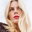 Busy Philipps revela diagnóstico de raro tumor cerebral